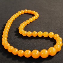 Vintage pressed amber beads necklace